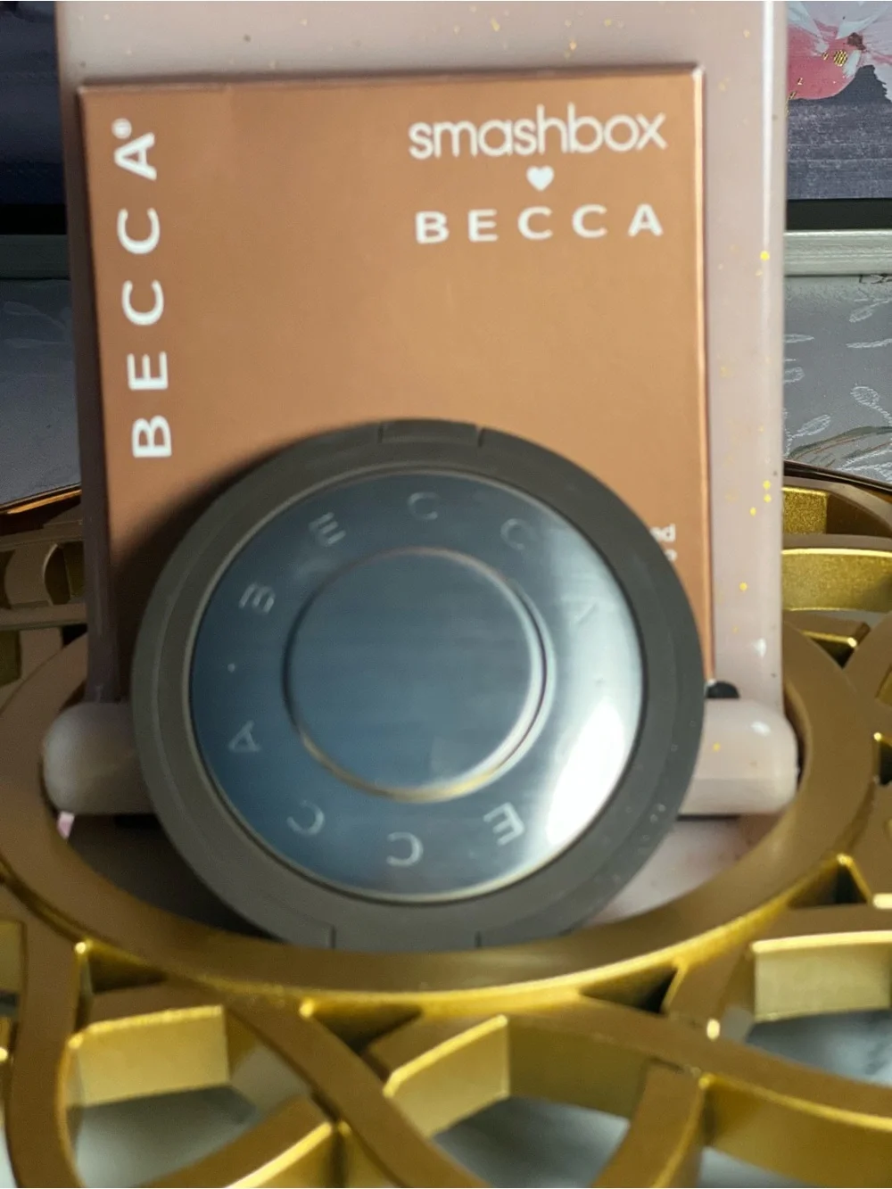 BECCA x Smashbox Shimmering Highlighter - UFO Style Compact